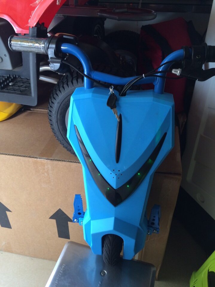 xe điện 3 bánh trẻ em Drift scooter màu xanh